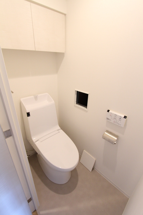 プラウドフラット東神田のトイレ|ゆったりとした空間のトイレです