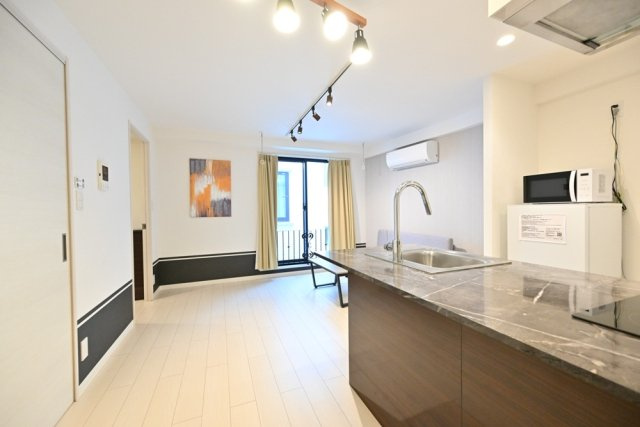 Apartment小石川後楽園の居間・リビング|家具・小物はイメージです