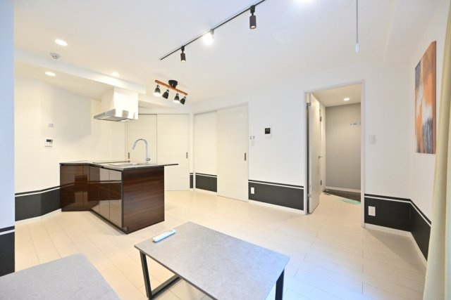 Apartment小石川後楽園の居間・リビング|家具・小物はイメージです