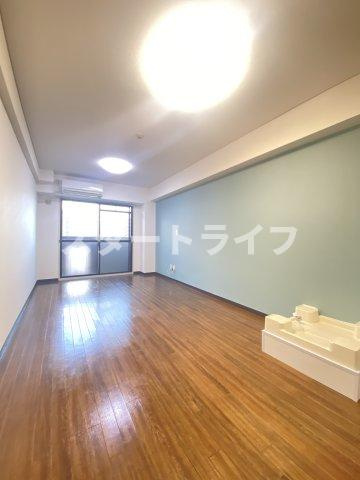 大阪市東淀川区東中島１丁目の賃貸マンションの居間・リビング