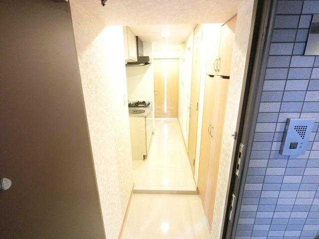 ルーブル仲六郷壱番館 の玄関