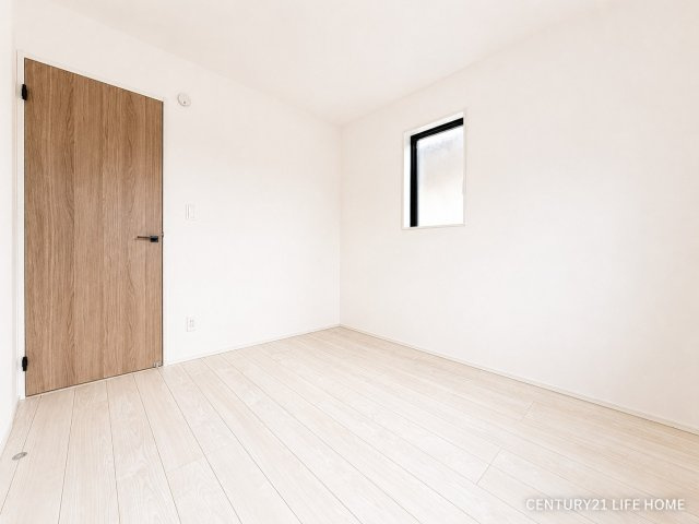 【洋室】 | 戸建 川崎市麻生区高石５丁目 | 広々とした洋室です