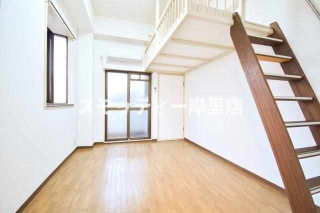 アパートメント住之江の居間・リビング