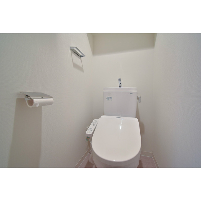 プランドール北浜のトイレ|シンプルで使いやすいトイレです