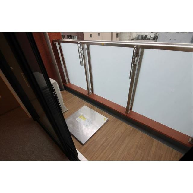 Uresidence Temmabashiのバルコニー|お洗濯にも便利なバルコニー付き