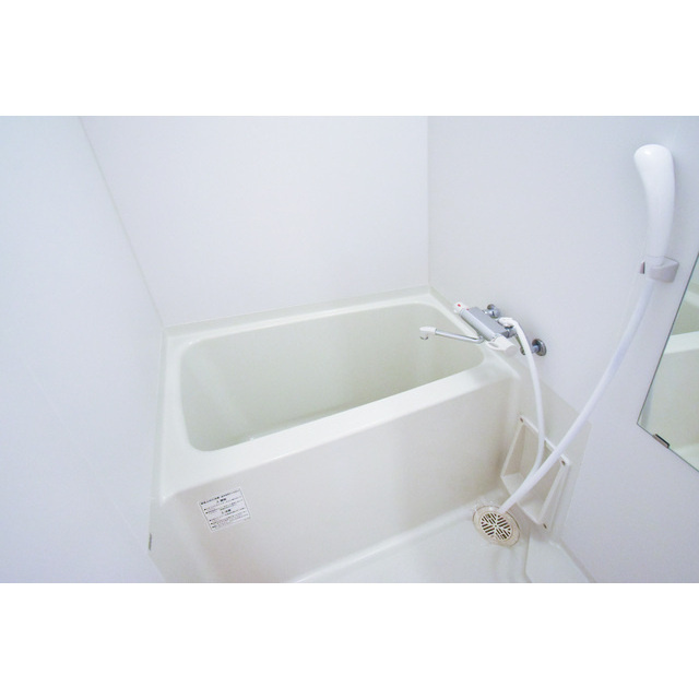 Gramercy Nipponbashiの浴室|日々の疲れを癒すお風呂付です