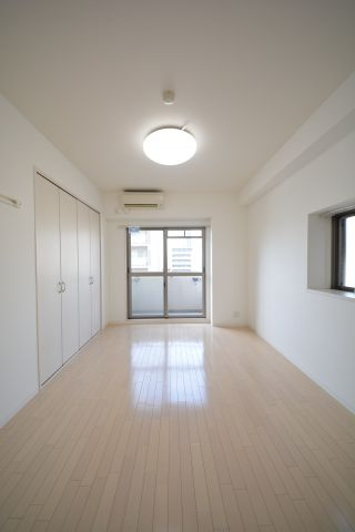 ラムール谷町の居間・リビング|ラムール谷町　洋室