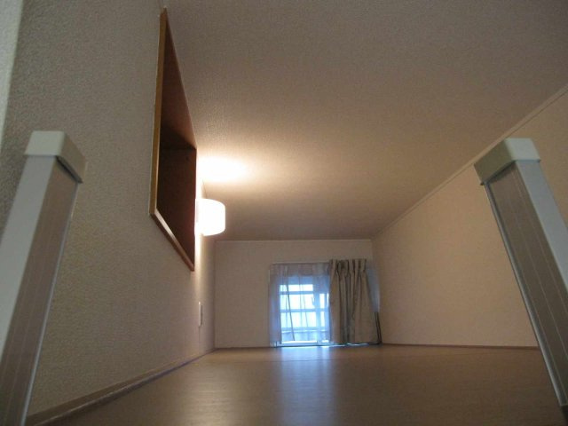 レオパレスアストラーレ茶屋町東の内装|明るい室内です