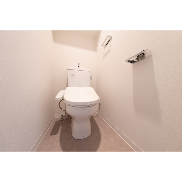 プランドール北浜のトイレ|シンプルで使いやすいトイレです
