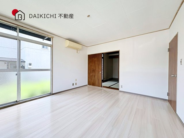 【居間・リビング】 | 行田市持田3丁目　中古戸建