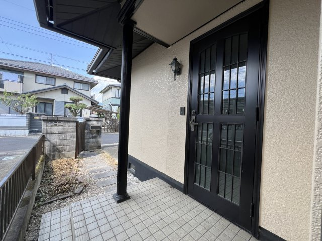 津山市野村　中古住宅　6LDK＋納戸の玄関