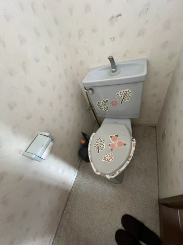 津山市野村　中古住宅　6LDK＋納戸のトイレ|２階トイレ
