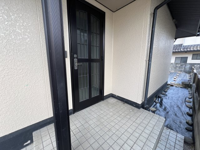 津山市野村　中古住宅　6LDK＋納戸の玄関