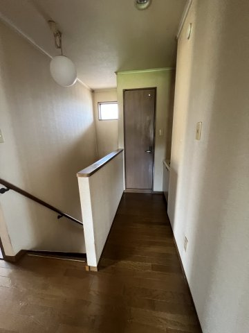 津山市野村　中古住宅　6LDK＋納戸の内装|２階廊下