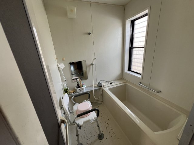 津山市野村　中古住宅　6LDK＋納戸の浴室