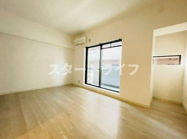 大阪市東淀川区東中島１丁目の賃貸マンションの居間・リビング