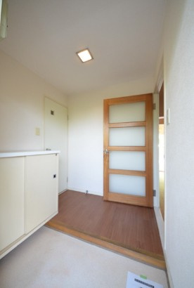 多摩市豊ヶ丘１丁目の賃貸マンションの玄関