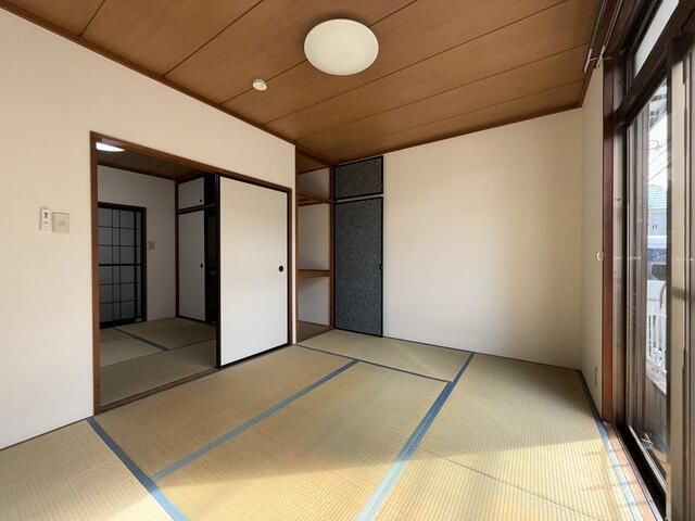 朝日ハイツ２号館の居間・リビング