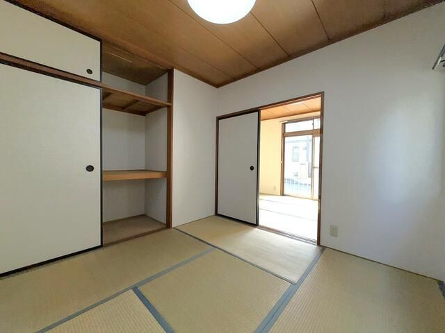 朝日ハイツ２号館の寝室