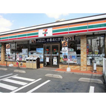 コンビニ「セブンイレブン草加旭町4丁目店まで28ｍ」