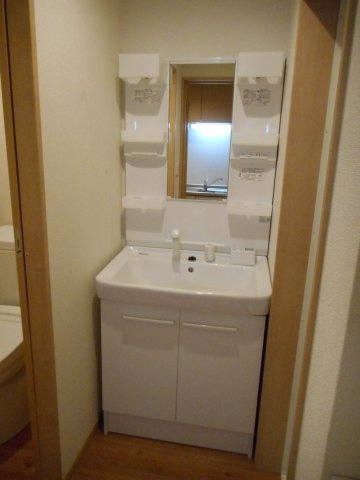 独立洗面台、朝の身支度には欠かせません