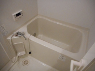 コンパクトで使いやすいお風呂です