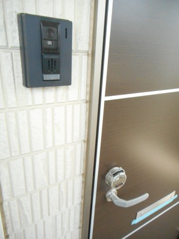 毎日通る玄関はこちらです