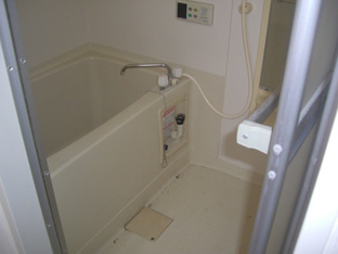 コンパクトで使いやすいお風呂です