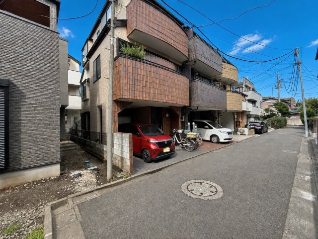 板橋区上板橋1丁目 限定1棟の区画図|再開発に進む「上板橋」駅徒歩6分の好立地に誕生いたしました
敷地40坪超　カースペースの他お庭としても自転車やバイクを置くスペースとしてもお使いいただけます