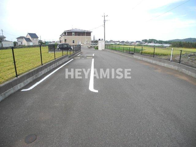 ヒルズワン・橘の駐車場
