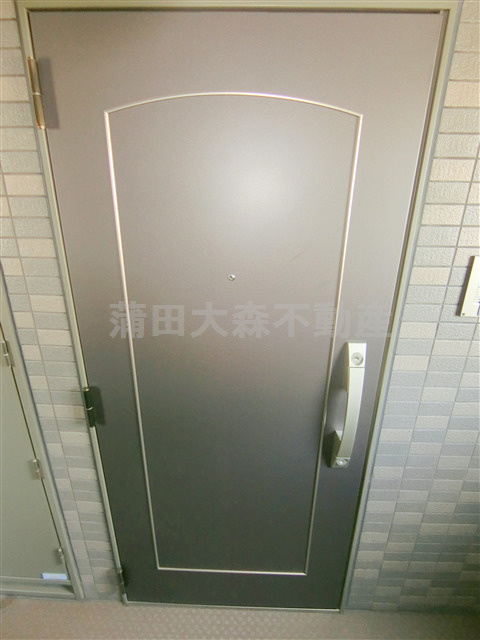 ルーブル羽田西の玄関