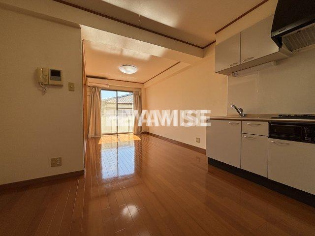 HERREN HAUS KURITAKAの居間・リビング|※同物件同室タイプの写真でございます※現況を優先します※