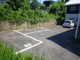 駐車場があるので、車を買う予定の方も安心です
