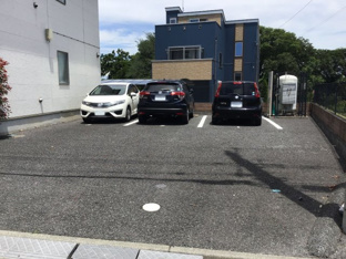 駐車場に車を止められます