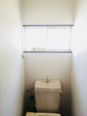 トイレ内窓有！