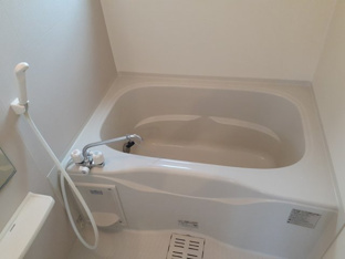 コンパクトで使いやすいお風呂です