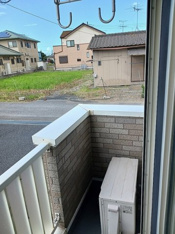 落ち着いた時間を過ごせるバルコニーです