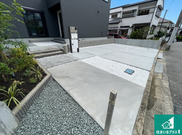 川西市向陽台　第2期　新築一戸建ての駐車場|３台分の駐車スペース有り！急な来客でも安心です！