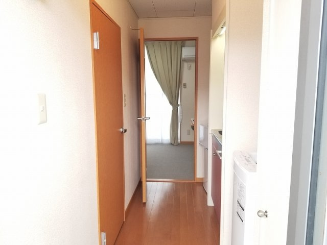 収納もある玄関です