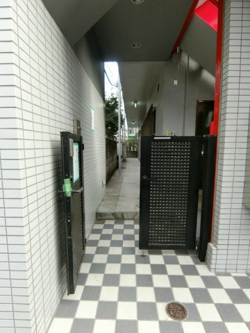 清潔なエントランスです