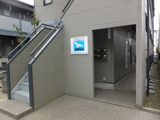清潔なエントランスです