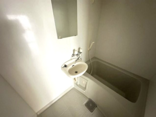コンパクトで使いやすいお風呂です