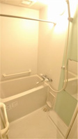 コンパクトで使いやすいお風呂です