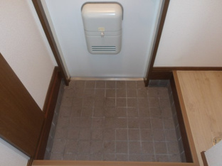 毎日通る玄関はこちらです