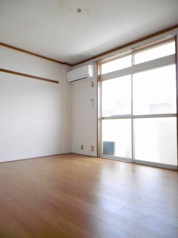 こちらの居間で趣味の時間をお楽しみください