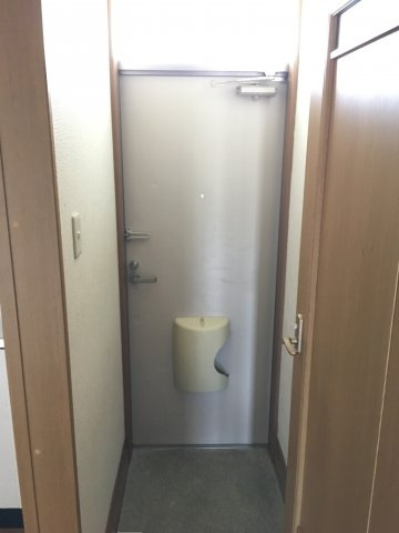収納もある玄関です
