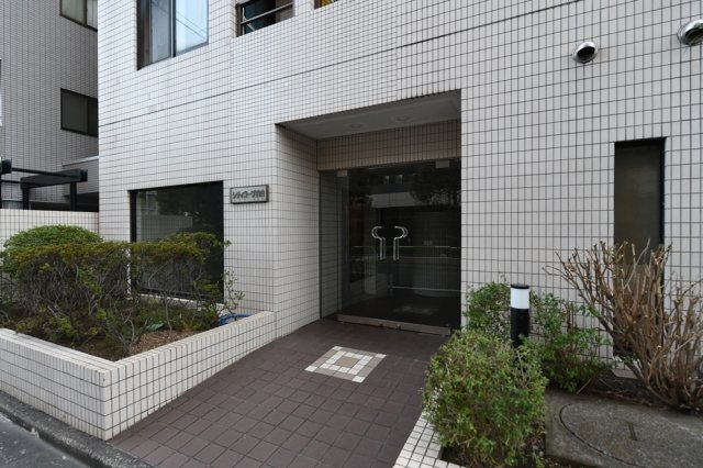 ゆとりのあるエントランスです