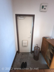収納もある玄関です