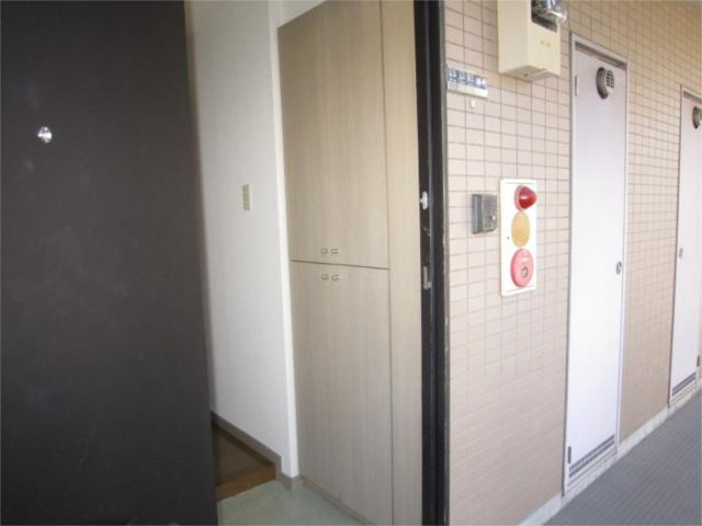 川崎市多摩区菅馬場２丁目の賃貸マンションの玄関|下駄箱