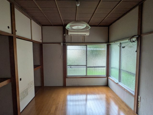 こちらのリビングで趣味の時間をお楽しみください